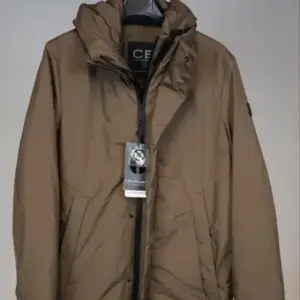 Clinchberry jacket
