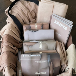 Buy Skims wear pallet